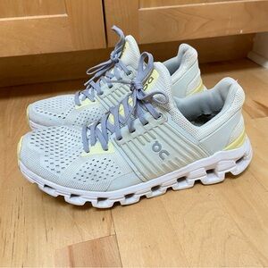 On Running White Sneakers Women’s 9